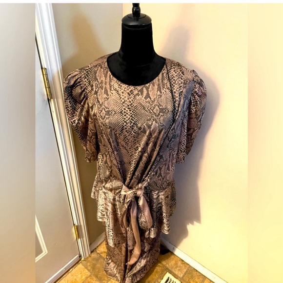 JM Collection Dresses & Skirts - Vintage 90s peplum dress, animal print. Size 22W- JM II brand New York